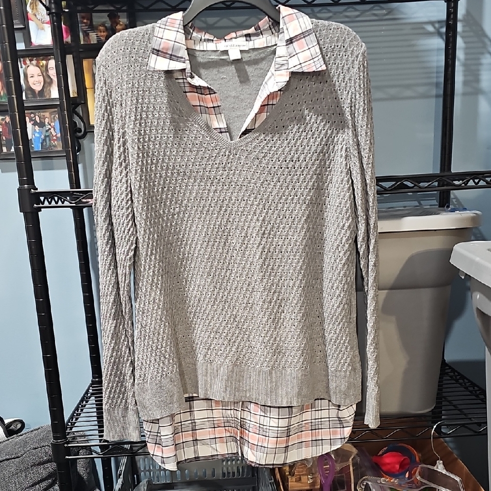 Croft & Barrow Gray V-Neck Sweater with Plaid Shirt
